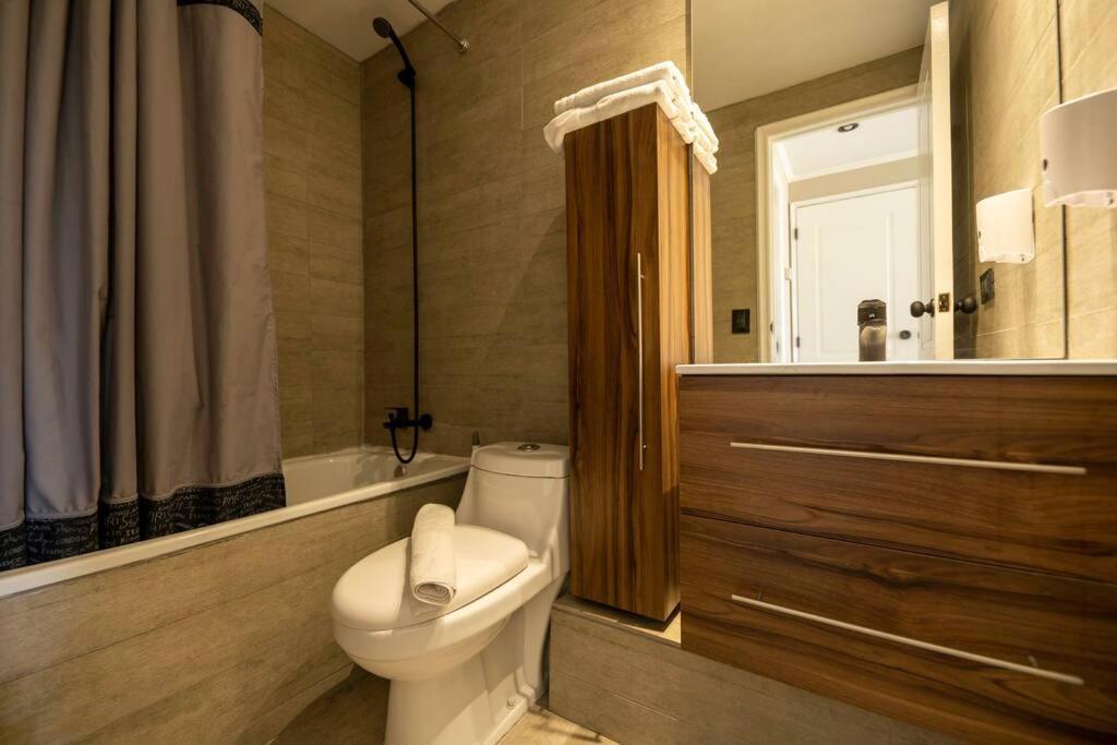 Metro Manuel Montt 5 Personas / Estacionamiento Apartamento Santiago